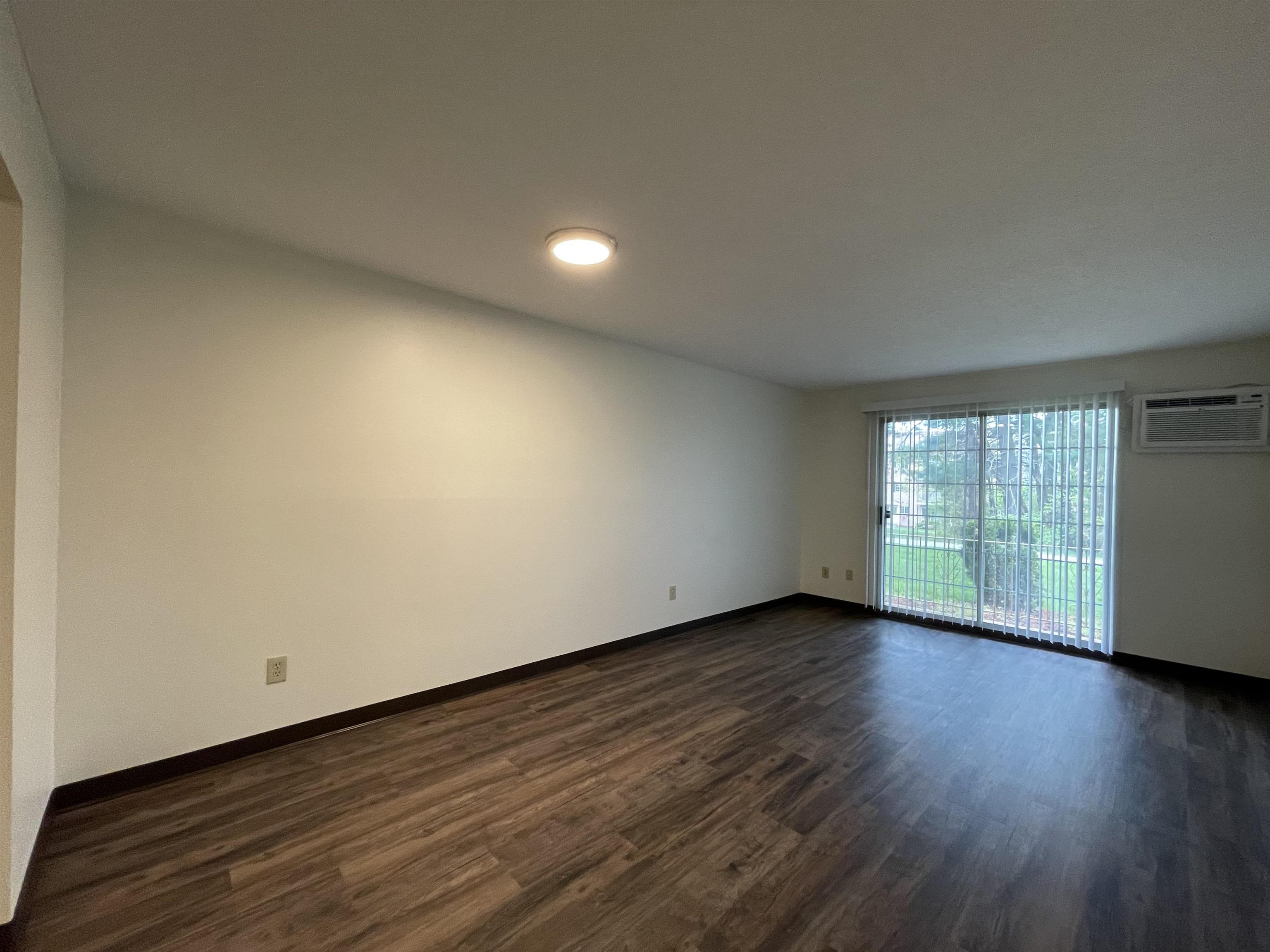 379 Huse Road, Unit 5 Manchester, NH 03103 - Photo 18 of 40