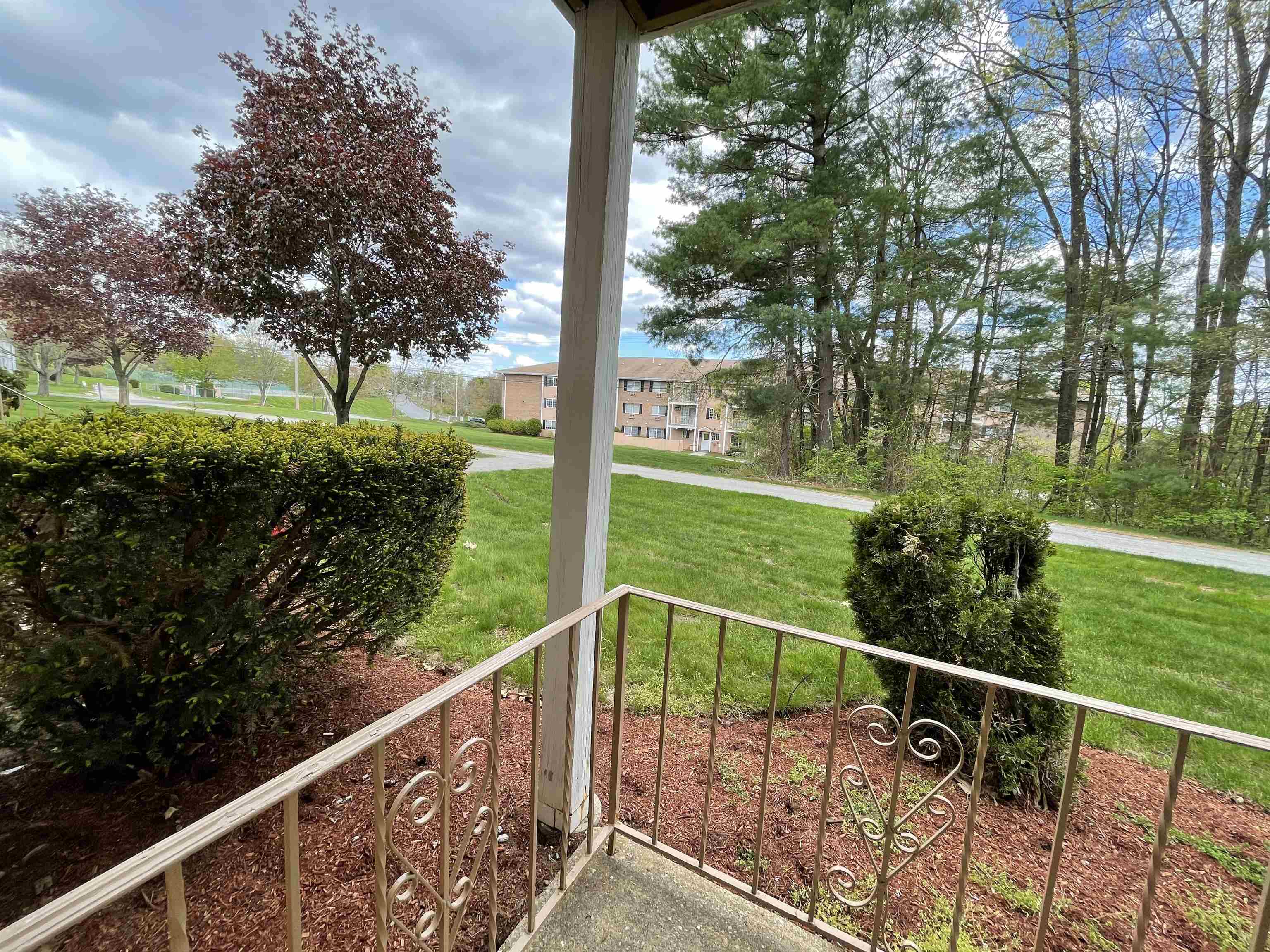 379 Huse Road, Unit 5 Manchester, NH 03103 - Photo 23 of 40