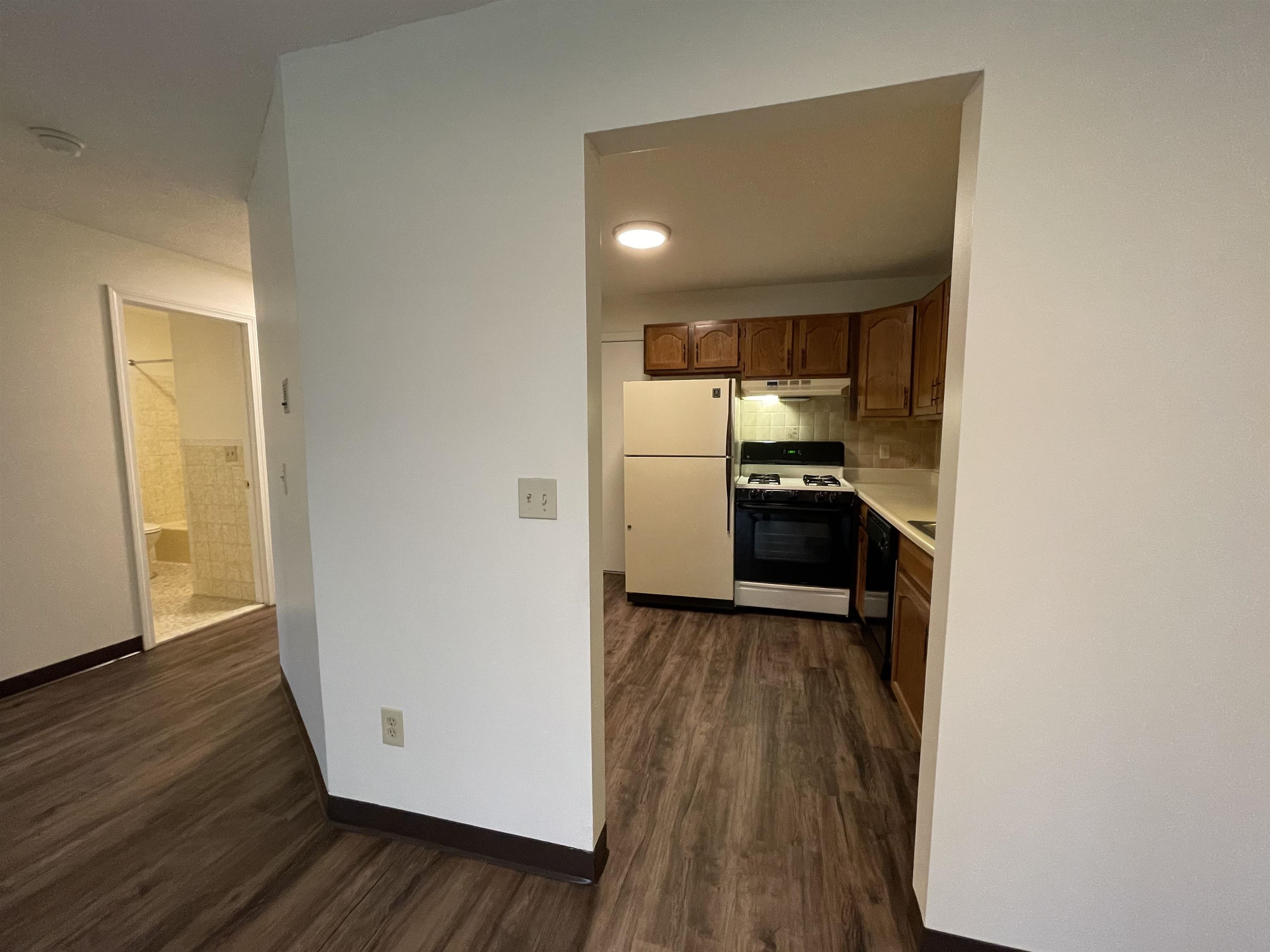 379 Huse Road, Unit 5 Manchester, NH 03103 - Photo 24 of 40