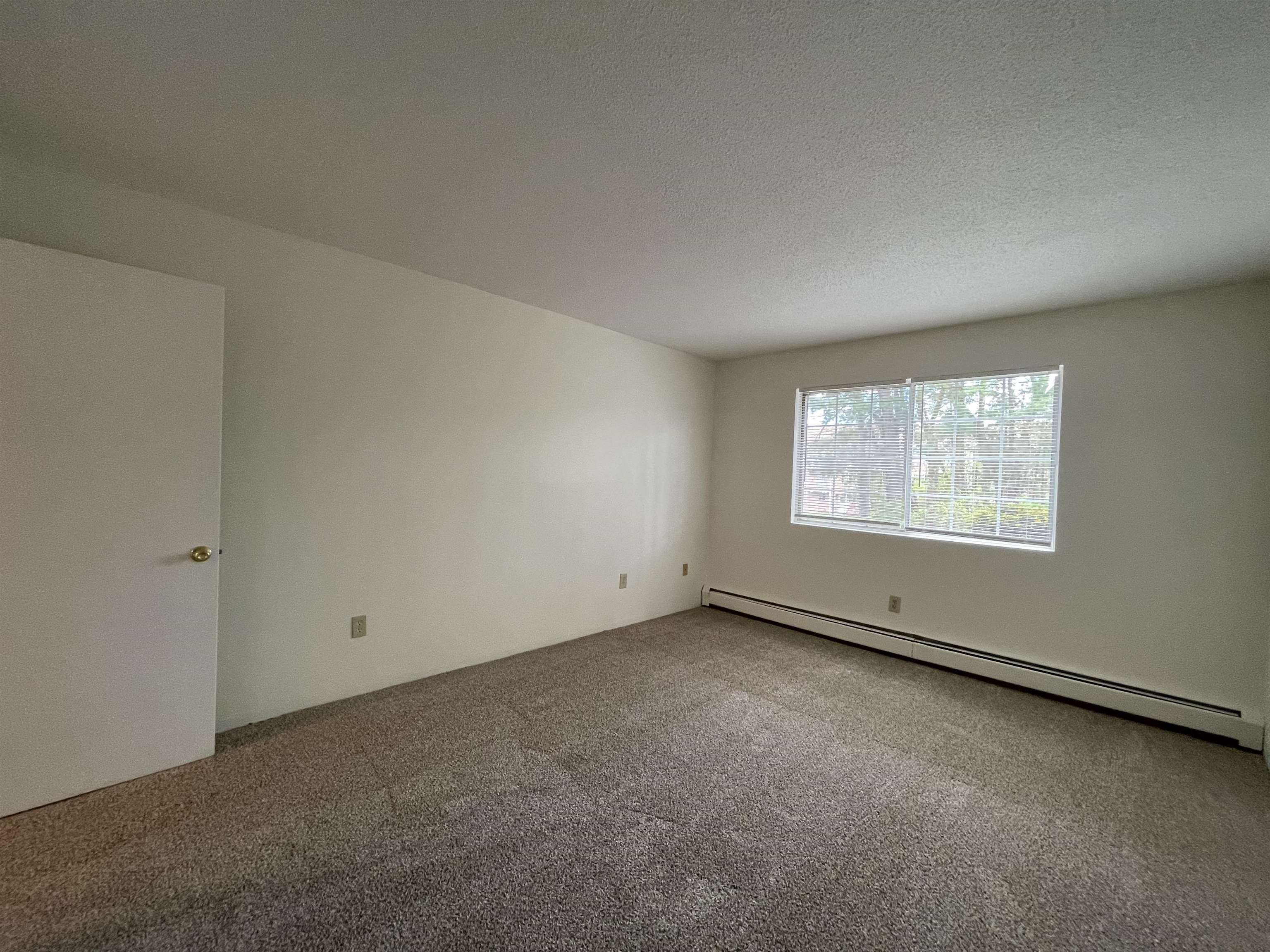 379 Huse Road, Unit 5 Manchester, NH 03103 - Photo 25 of 40