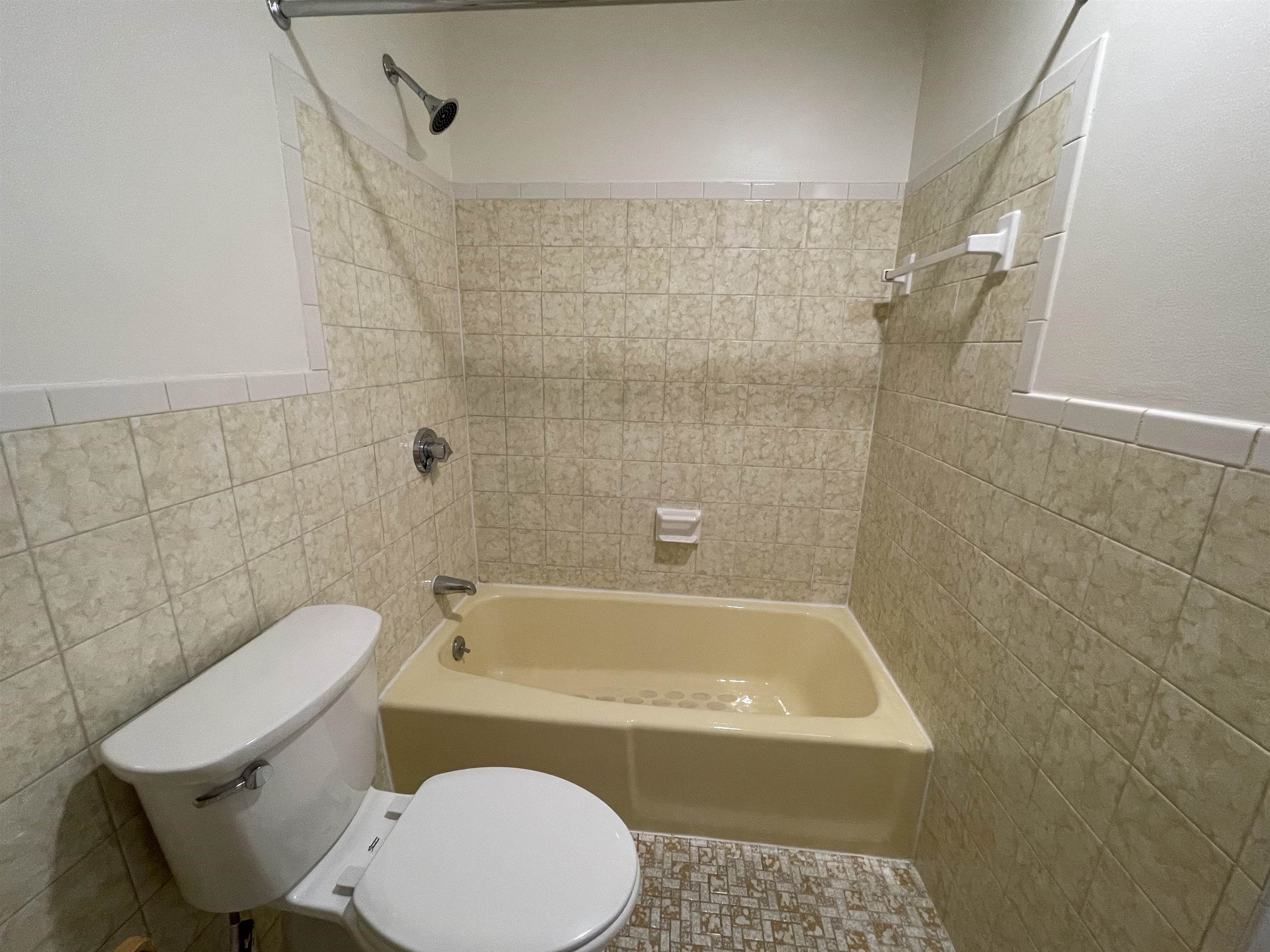 379 Huse Road, Unit 5 Manchester, NH 03103 - Photo 31 of 40