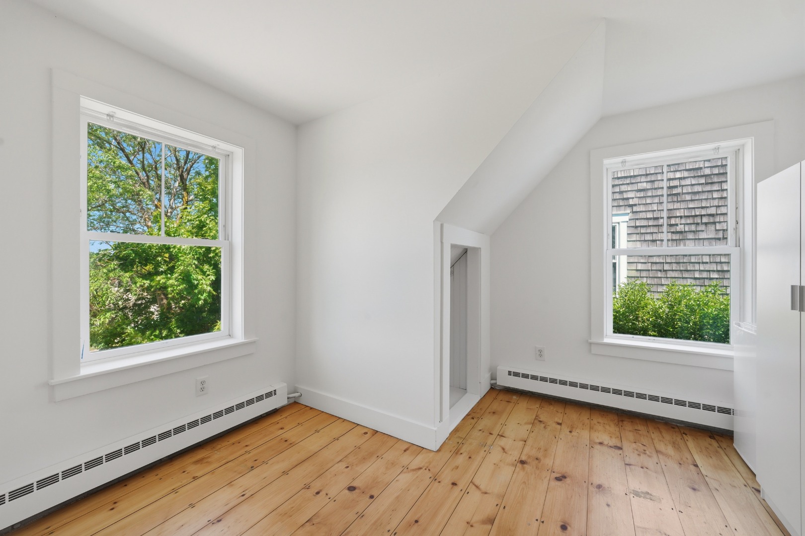 14 Essex Road Nantucket, MA 02554 - Photo 15 of 17 Front House | 2nd Floor BR | BR 3