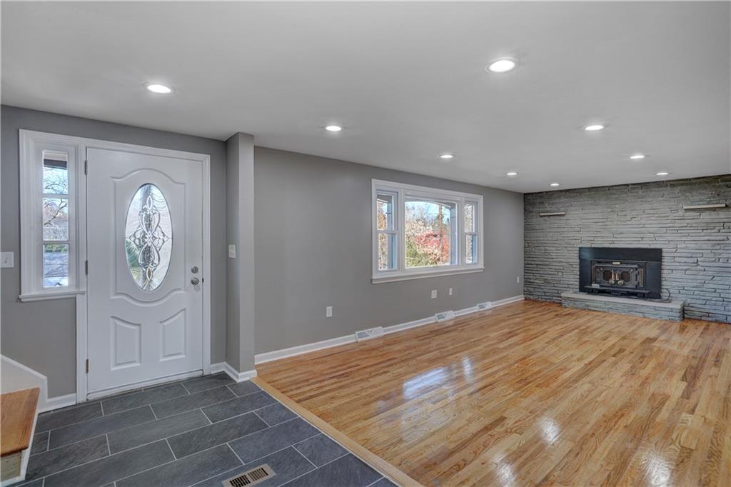 5999 Library Road Bethel Park, PA 15102 - Photo 2 of 25 Gallery Image 2