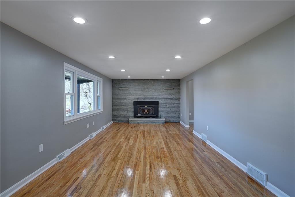 5999 Library Road Bethel Park, PA 15102 - Photo 3 of 25 Gallery Image 3