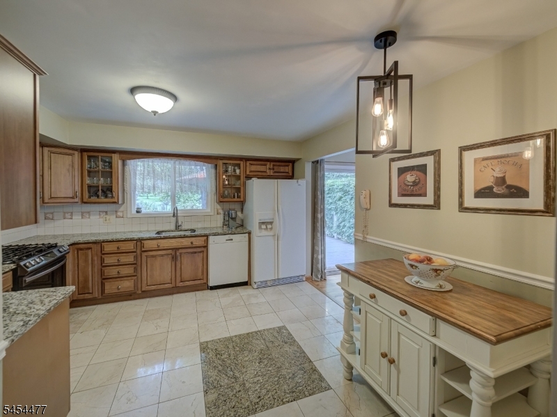 548 Garretson Road Bridgewater, NJ 08807 - Photo 14 of 48 Gallery Image 14