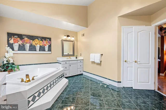 $1,950,000 | 63 Woodside Lane, New Hope, PA 18938