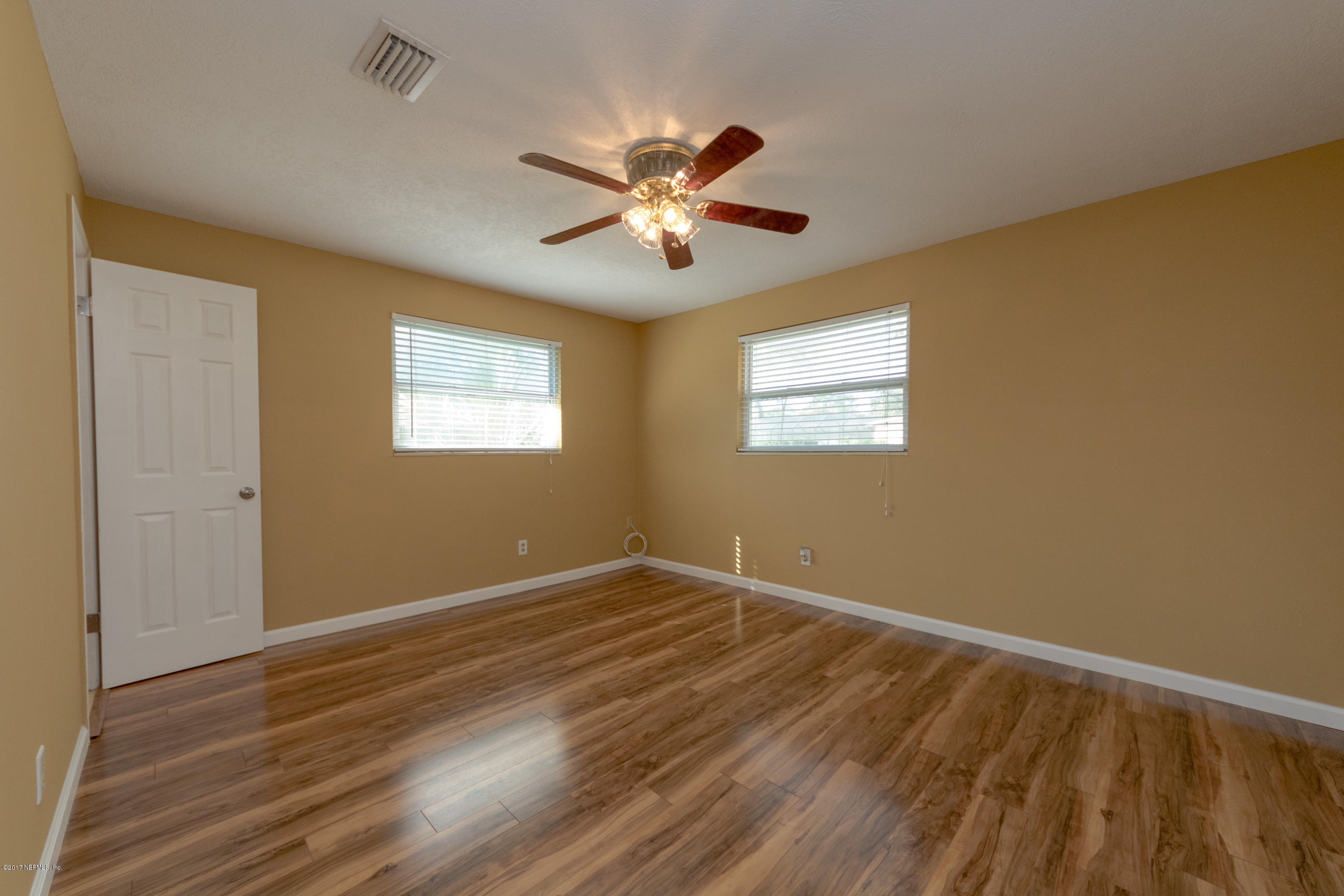 4052 Pelican Road Jacksonville, FL 32207 - Photo 15 of 28 Master Bedroom