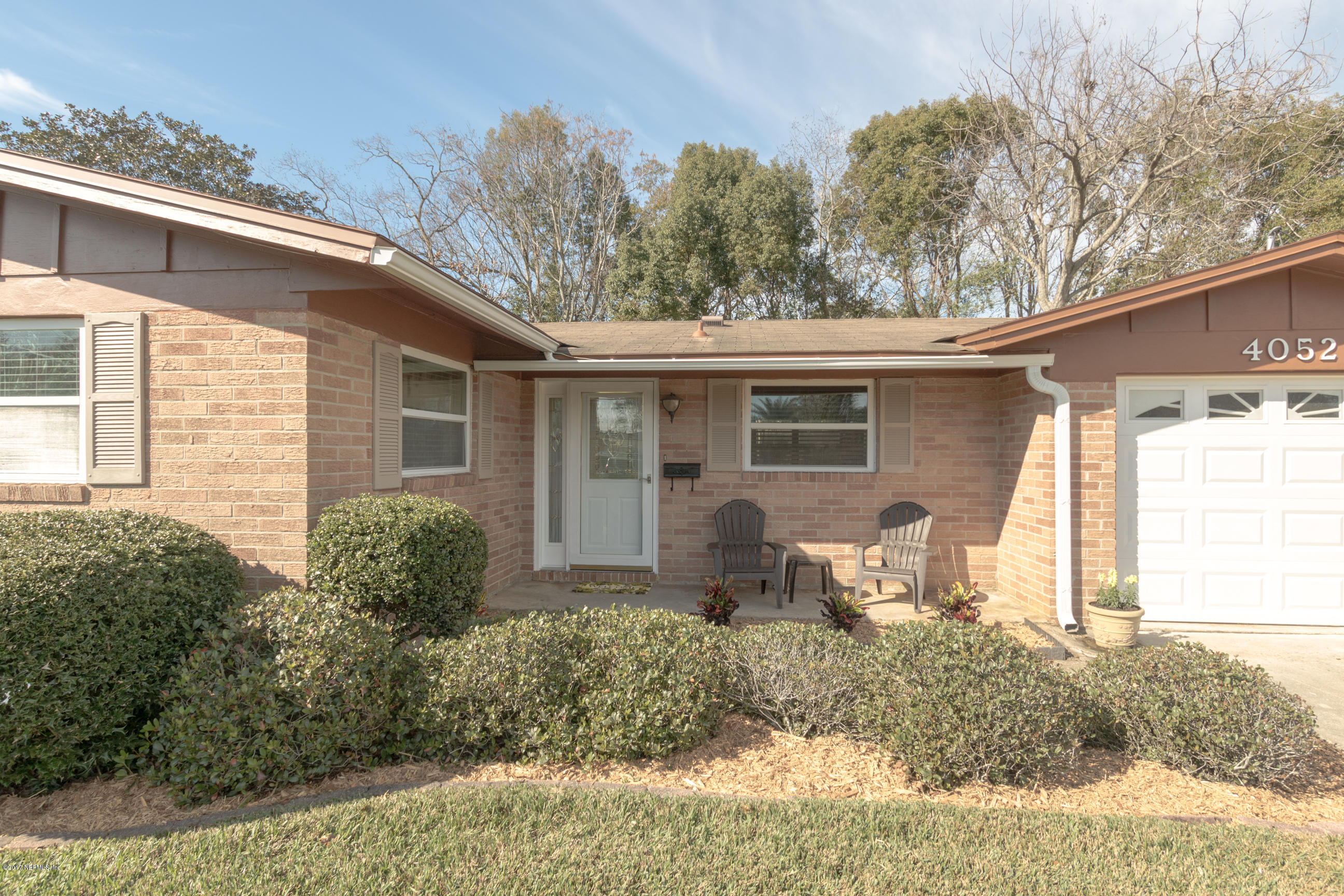 4052 Pelican Road Jacksonville, FL 32207 - Photo 4 of 28 Entry