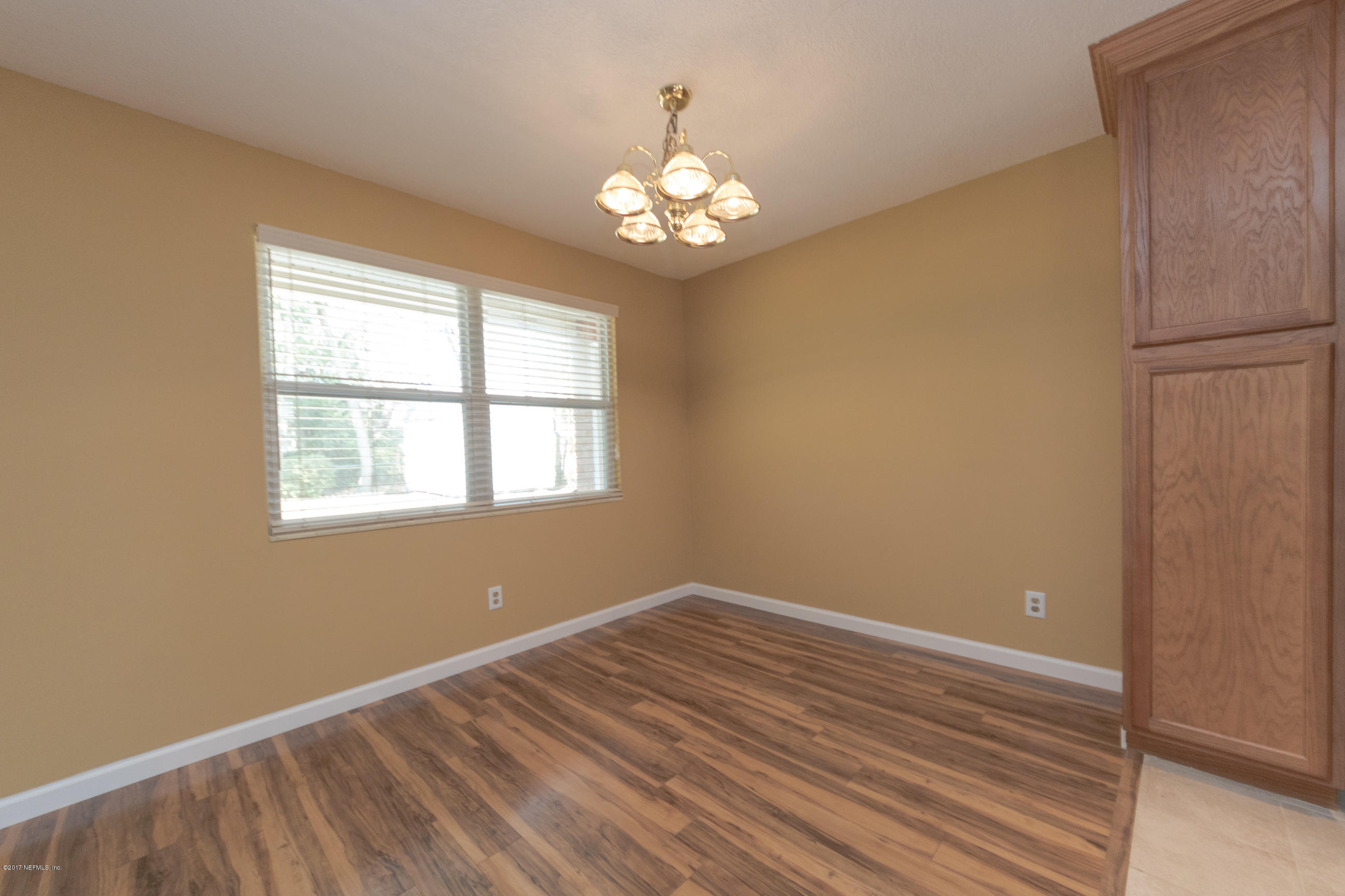 4052 Pelican Road Jacksonville, FL 32207 - Photo 10 of 28 Dining Room