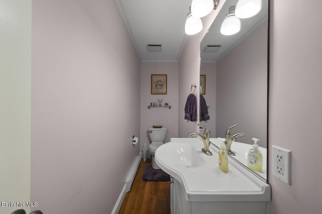 86 Winesap Road Pittsfield, MA 01201 - Photo 6 of 17 22