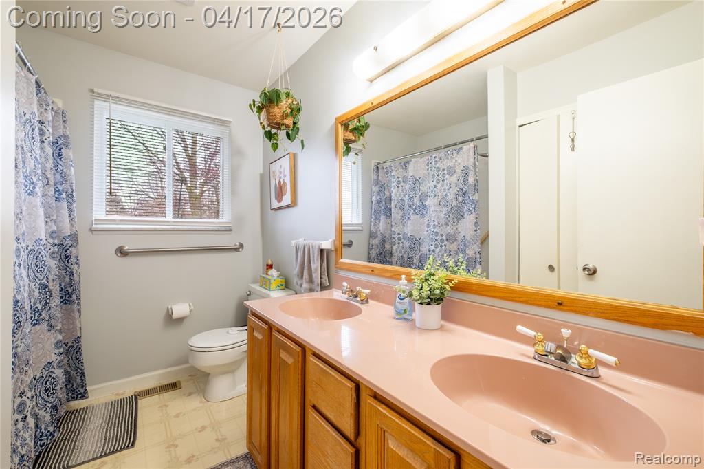 5395 Howe Road Grand Blanc, MI 48439 - Photo 13 of 25