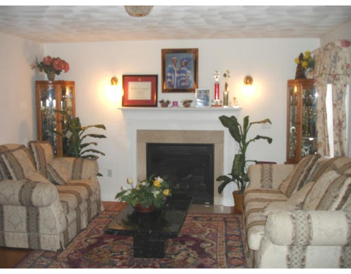 14 Parkhurst Road Chelmsford, MA 01824 - Photo 3 of 8 Gallery Image 3
