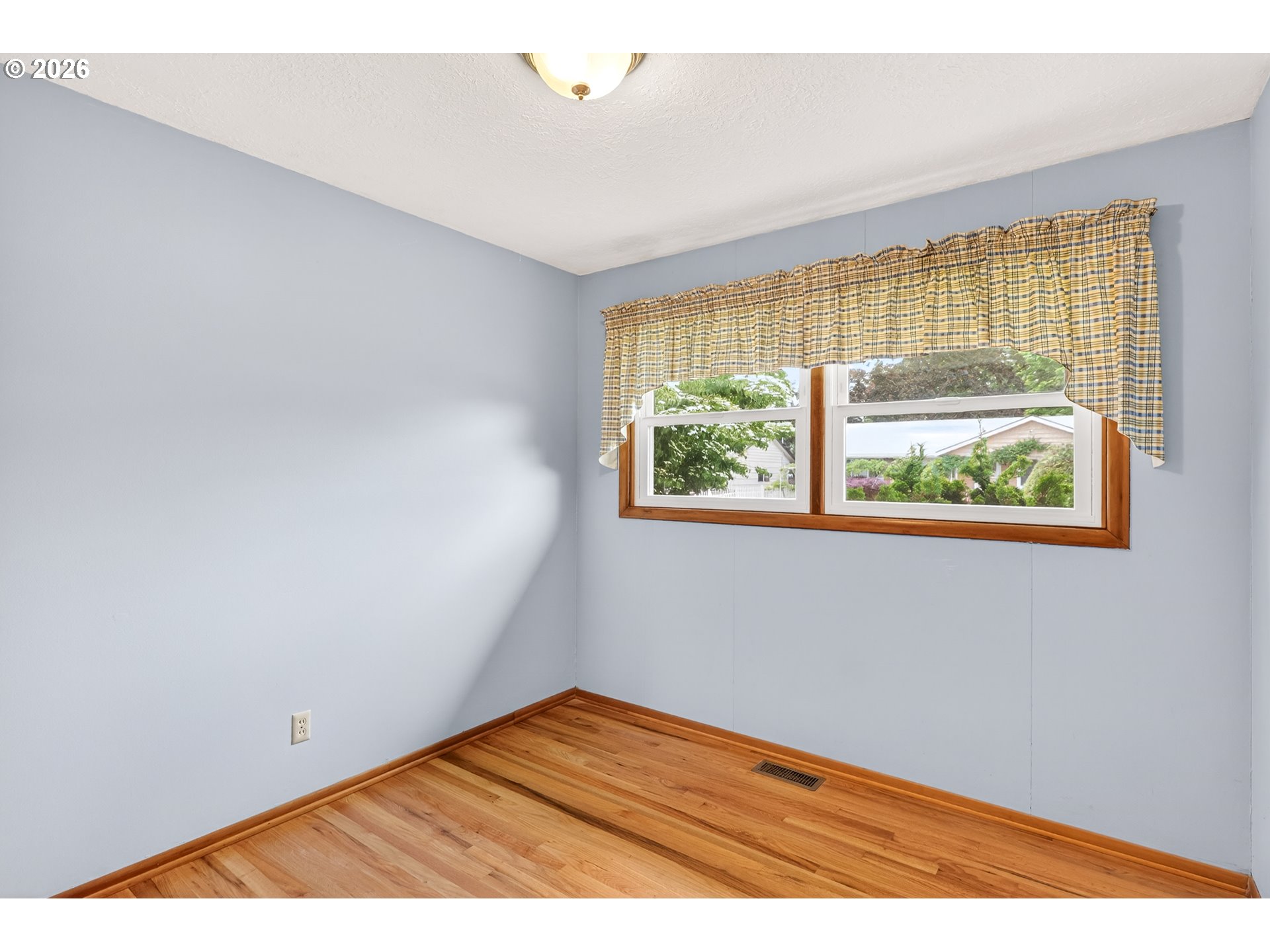 2012 Southeast 185th Avenue Portland, OR 97233 - Photo 13 of 27 Bedroom