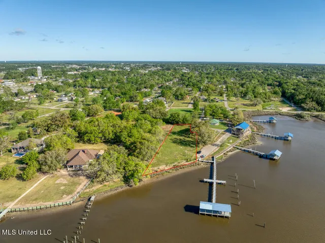 $199,000 | 9469 Grady Lane, D'Iberville, MS 39540