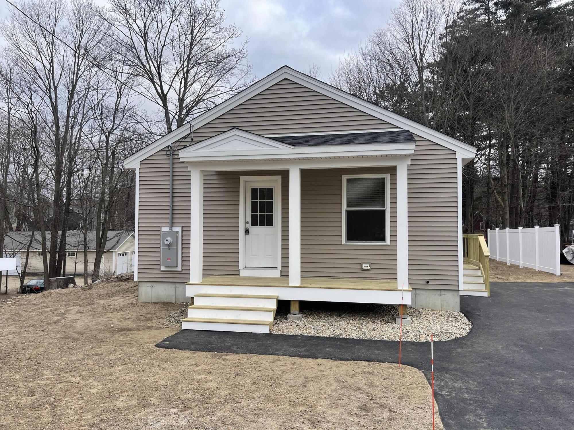 598 Main Street Sanford, ME 04083 - Photo 2 of 21 IMG_2949