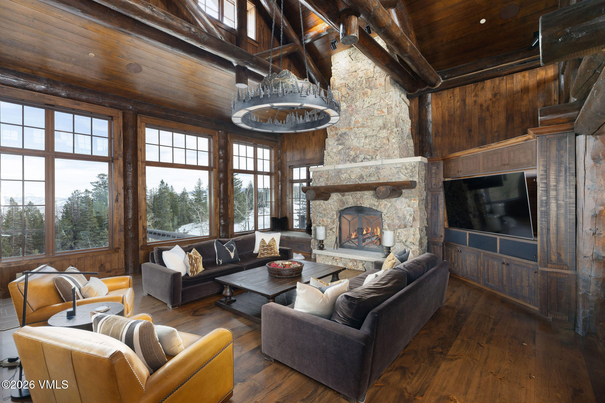 2601_1187_gore_tr_interior_living_b