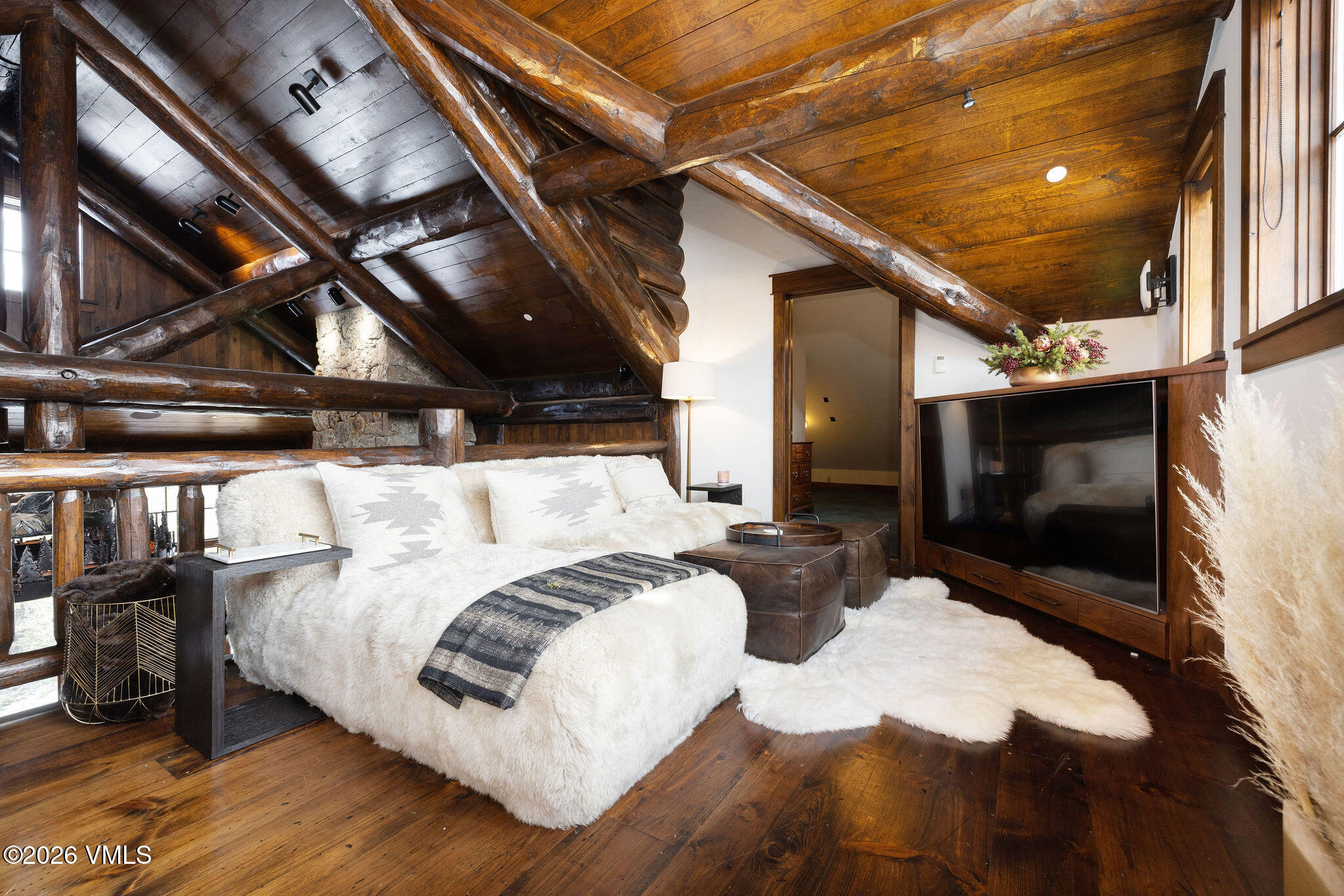 1187 Gore Trail Edwards, CO 81632 - Photo 22 of 40 2601_1187_gore_tr_interior_loft_a