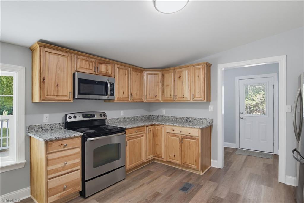 1059 Whitts Road Madison, NC 27025 - Photo 8 of 30