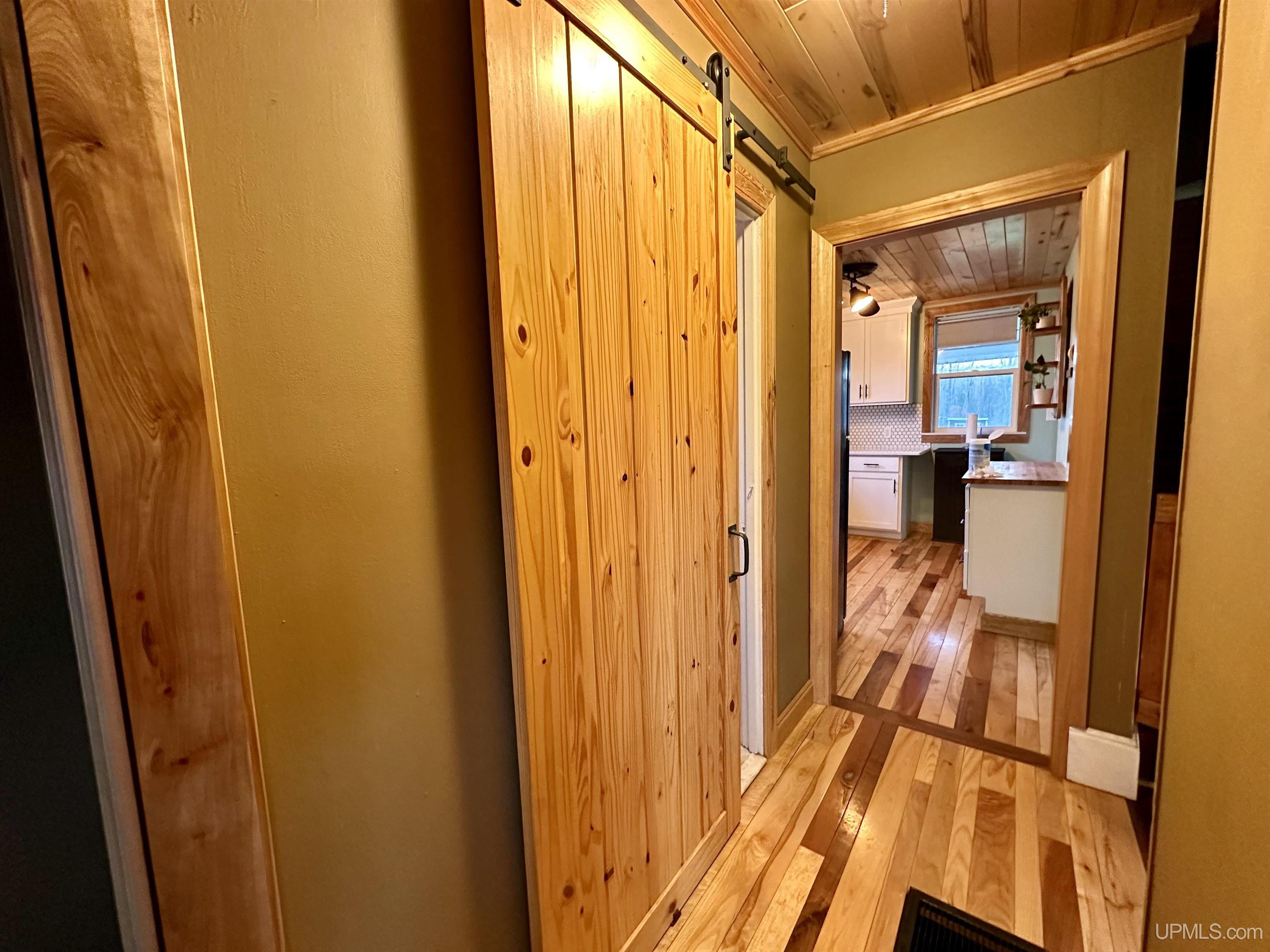 5281 Sunset Road Ironwood, MI 49938 - Photo 19 of 51