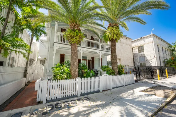 $799,000 | 616 Caroline Street, Unit 6, Key West, FL 33040