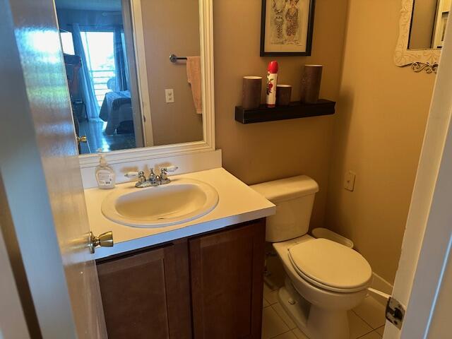 4039 Exeter C Boca Raton, FL 33434 - Photo 9 of 13 Bathroom