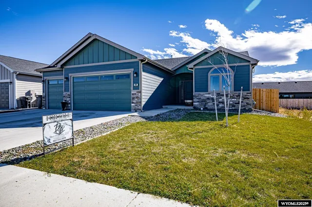 $459,900 | 4669 Shale Circle, Mills, WY 82644
