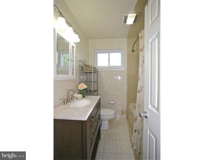 312 Madison Road Willow Grove, PA 19090 - Photo 17 of 25 Bathroom