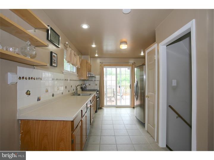 312 Madison Road Willow Grove, PA 19090 - Photo 7 of 25 Kitchen