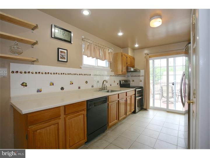 312 Madison Road Willow Grove, PA 19090 - Photo 8 of 25 Kitchen