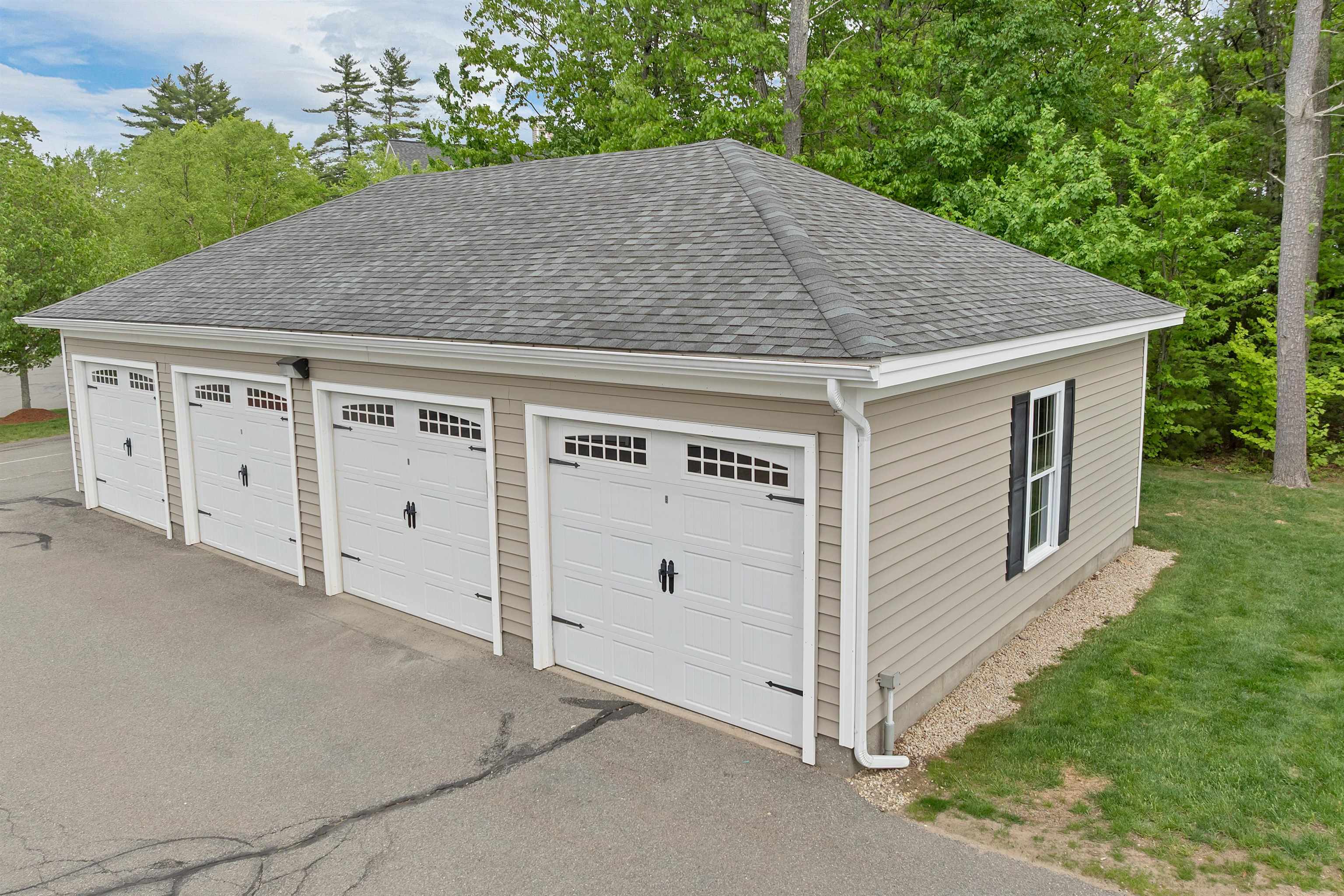 17 Roundabout Way, Unit 5 Manchester, NH 03102 - Photo 9 of 57