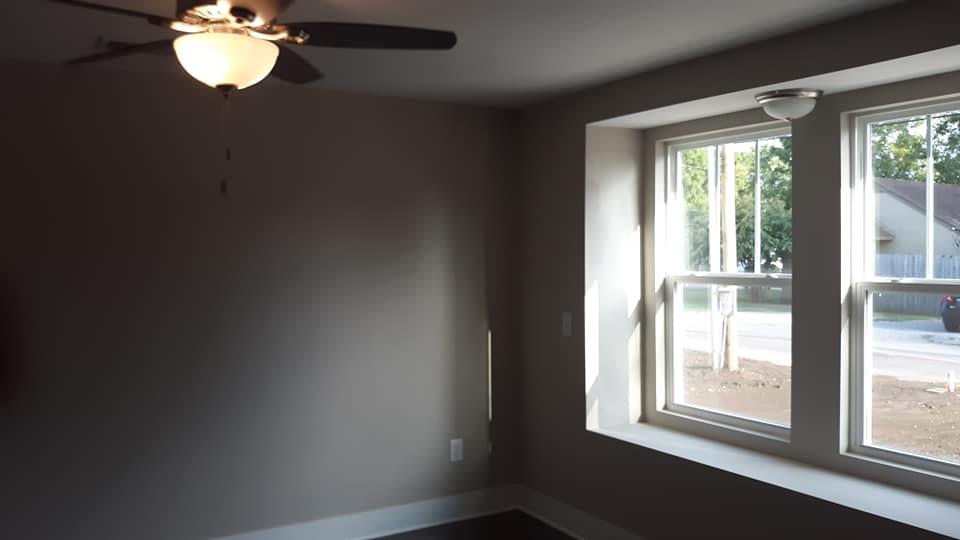 953 West Spring Street Lebanon, TN 37087 - Photo 4 of 8 MASTER SUITE WITH SIT IN WINDOW....