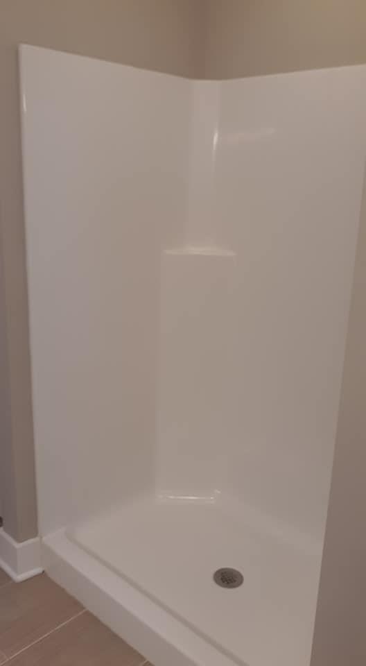 953 West Spring Street Lebanon, TN 37087 - Photo 6 of 8 OVER SIZED STAND UP SHOWER IN MASTER BATH.