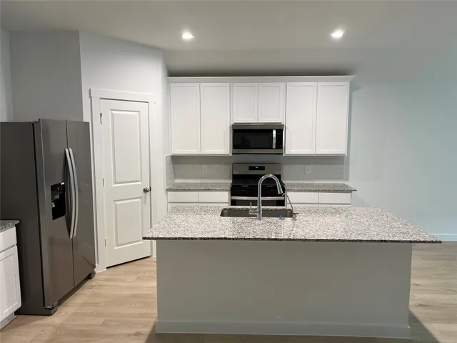 $2,300 | 5118 Hunters Trail, Fresno, TX 77545