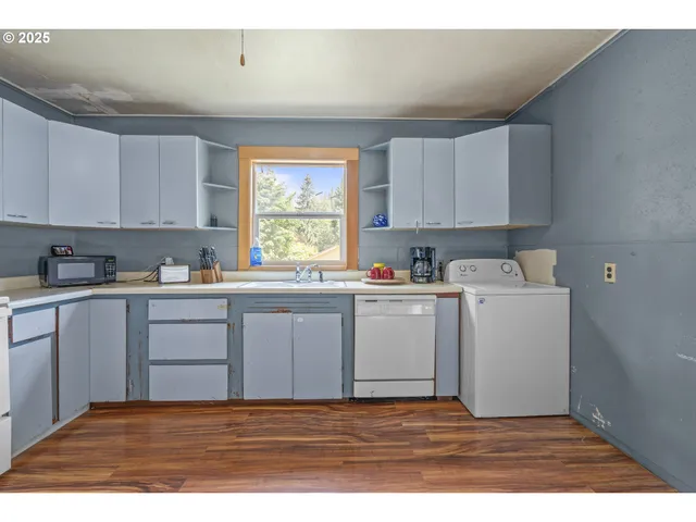 $205,000 | 448 Mountain Avenue, Idanha, OR 97350