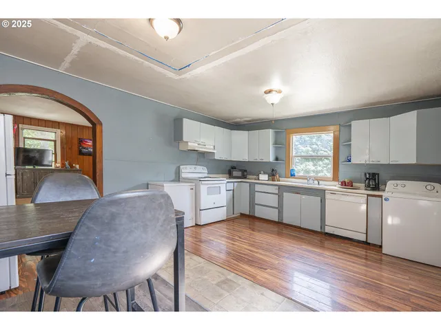 $205,000 | 448 Mountain Avenue, Idanha, OR 97350