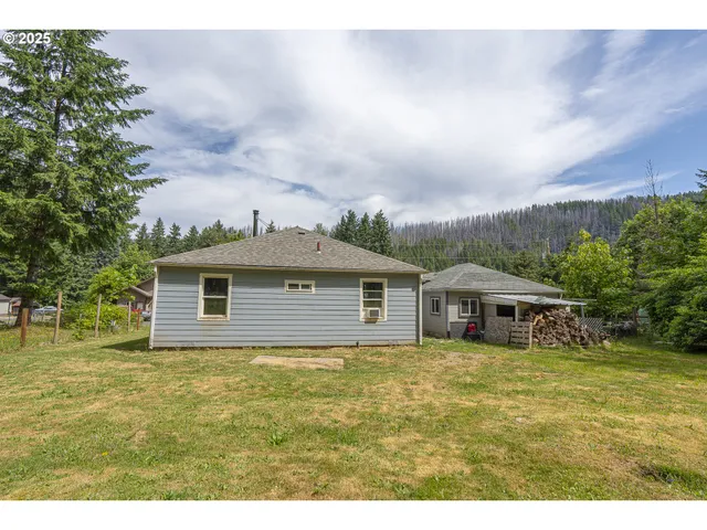 $205,000 | 448 Mountain Avenue, Idanha, OR 97350