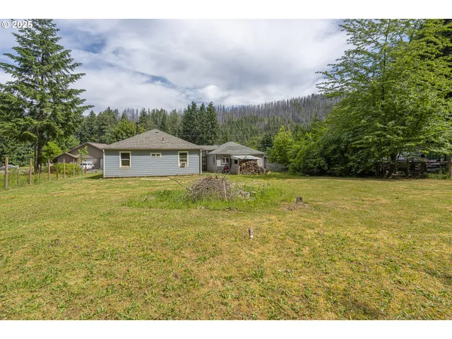 $205,000 | 448 Mountain Avenue, Idanha, OR 97350