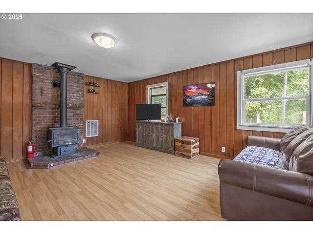 $205,000 | 448 Mountain Avenue, Idanha, OR 97350