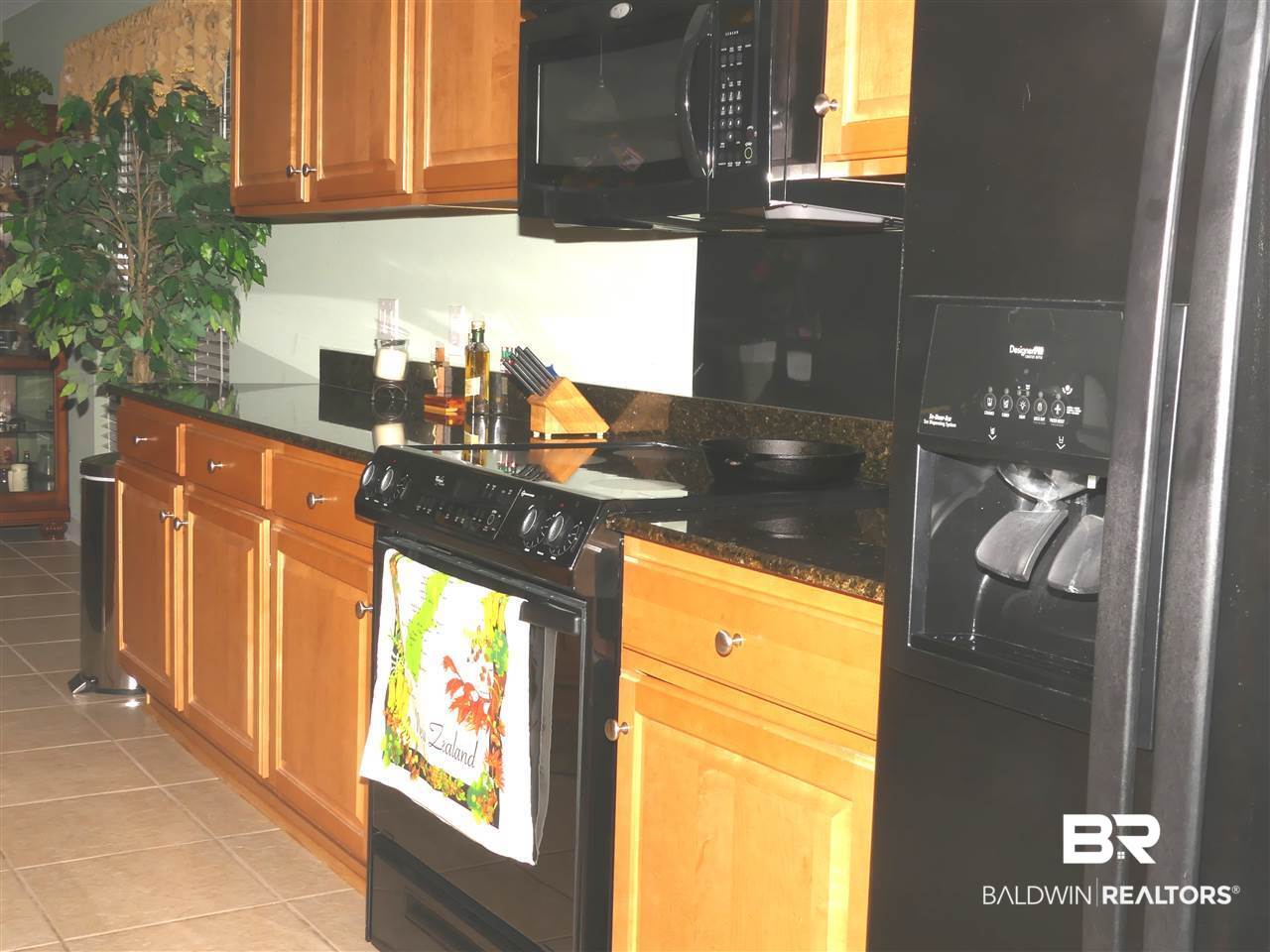 7117 Raintree Lane Gulf Shores, AL 36542 - Photo 7 of 23 Kitchen