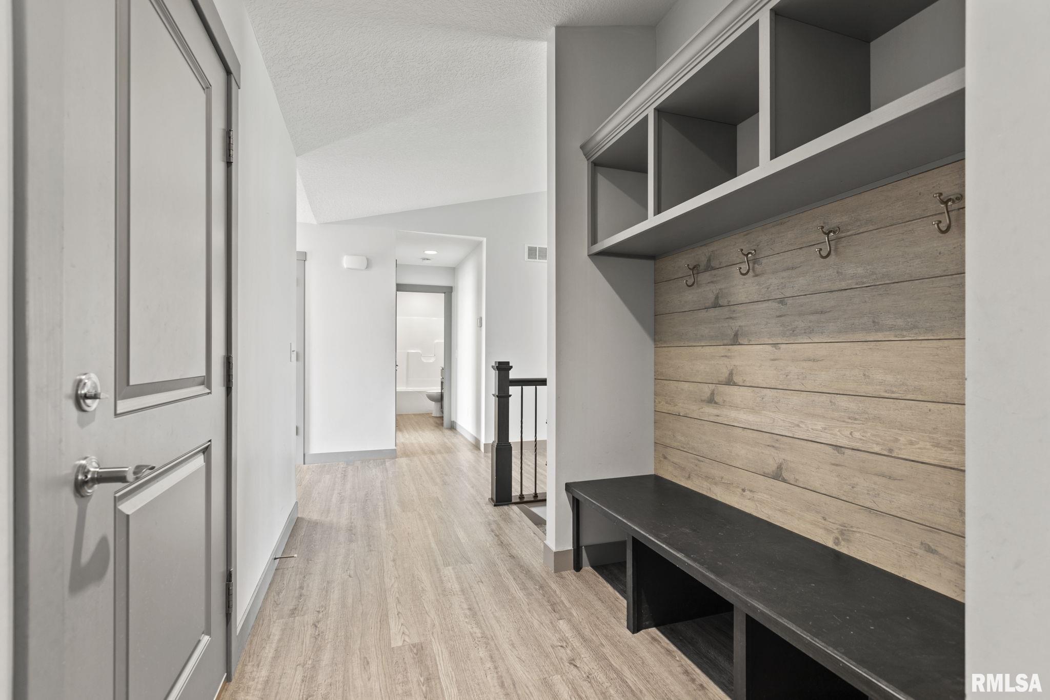 201 South Buttermilk Road Eldridge, IA 52748 - Photo 16 of 25