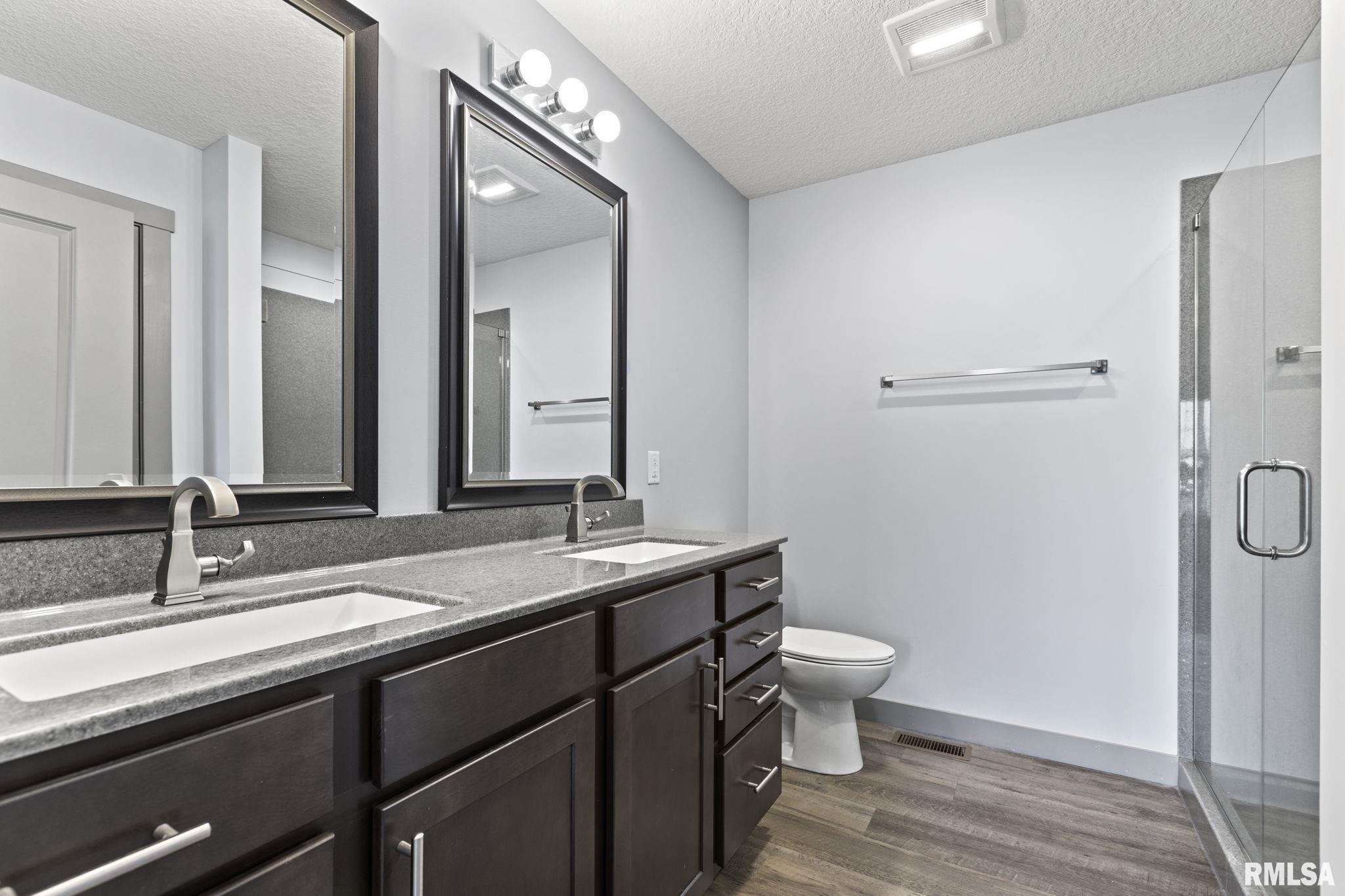 201 South Buttermilk Road Eldridge, IA 52748 - Photo 21 of 25