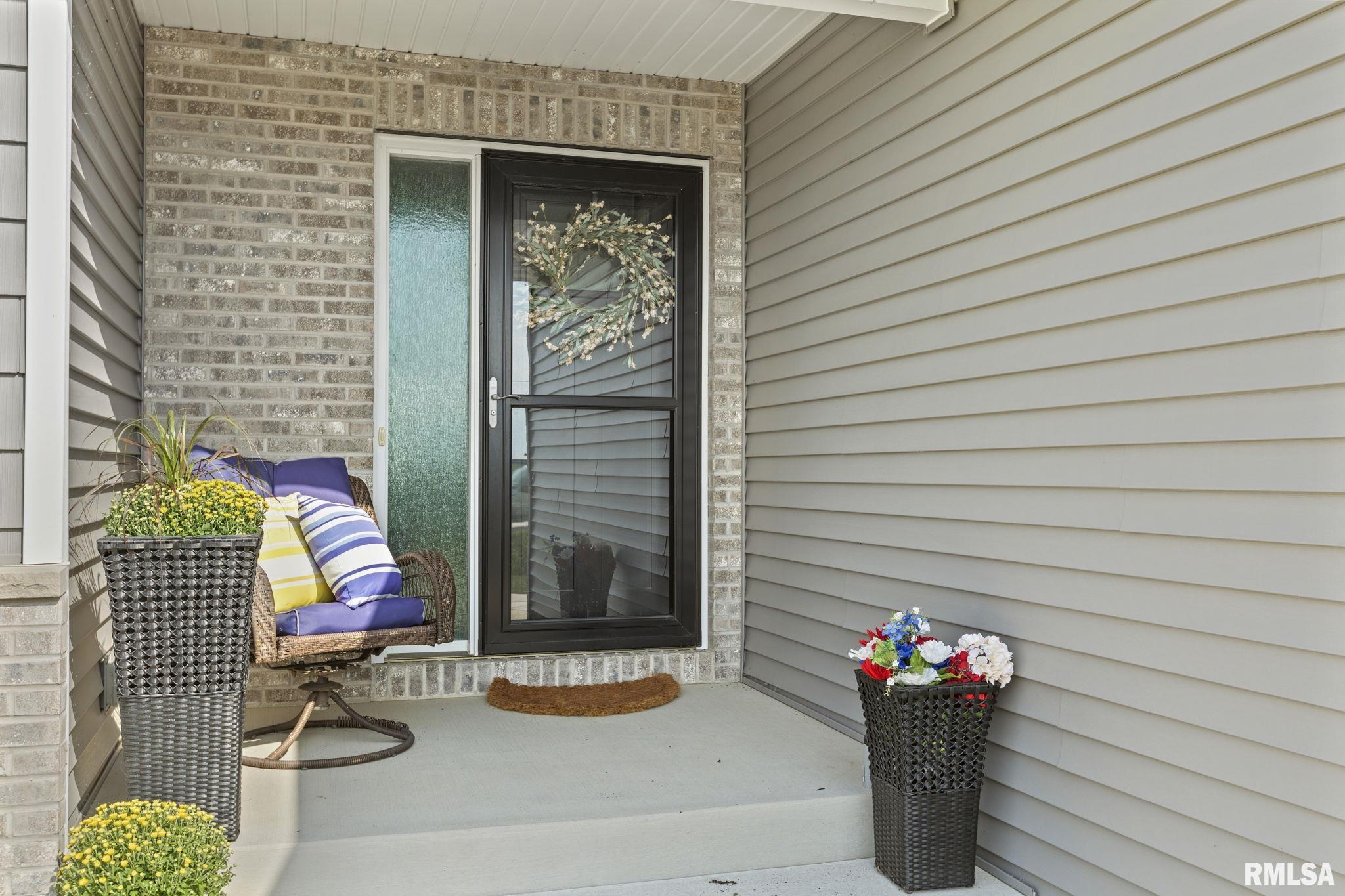 201 South Buttermilk Road Eldridge, IA 52748 - Photo 3 of 25