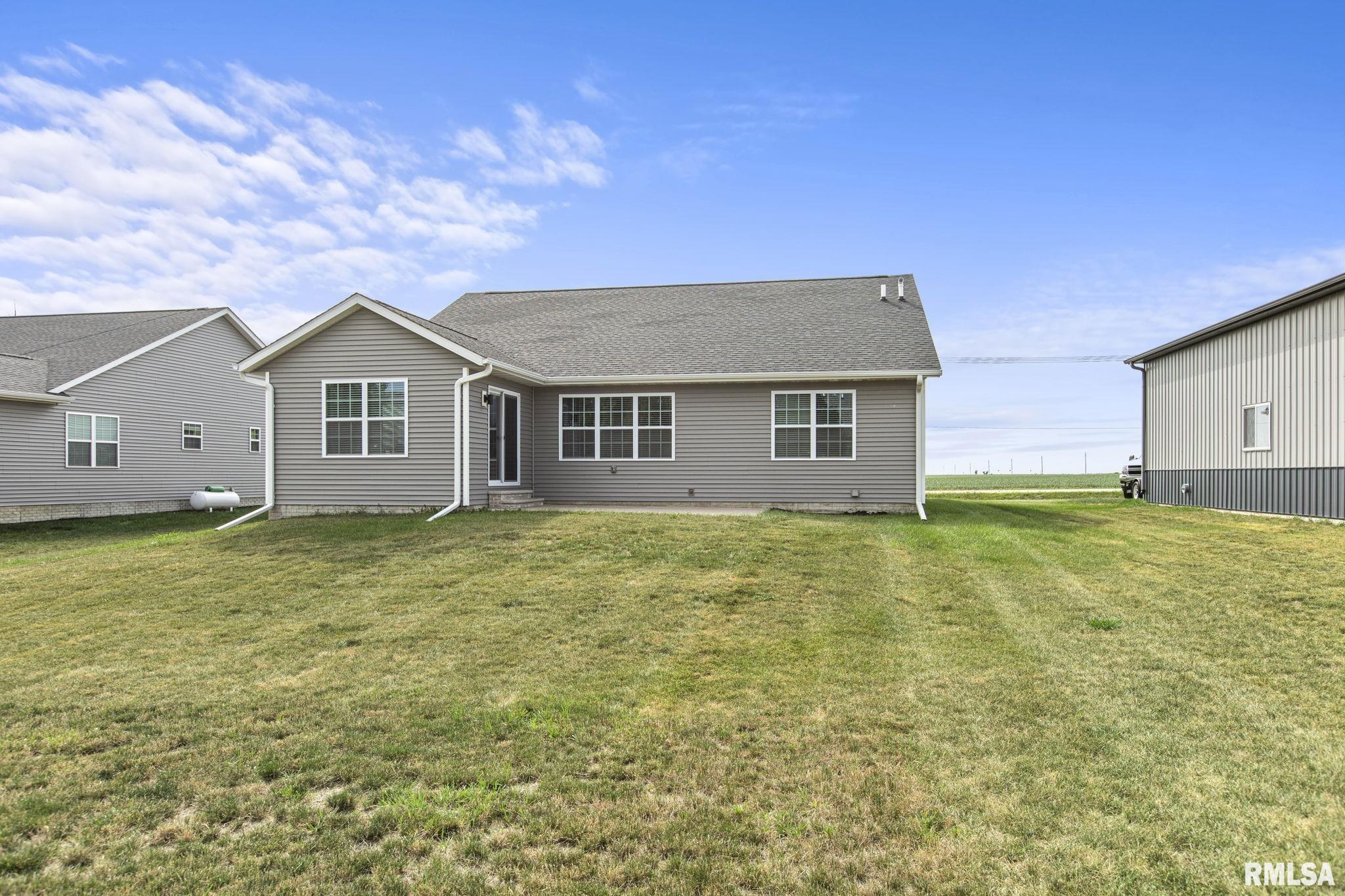 201 South Buttermilk Road Eldridge, IA 52748 - Photo 5 of 25