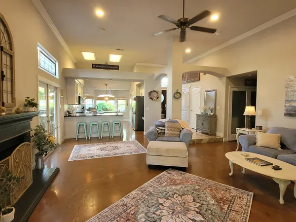 $499,900 | 2827 East Shea Drive, Fresno, CA 93720