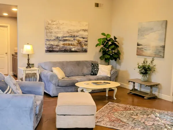 $499,900 | 2827 East Shea Drive, Fresno, CA 93720