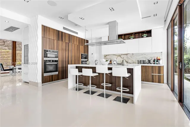 $45,000 | 3009 Pine Tree Drive, Miami Beach, FL 33140