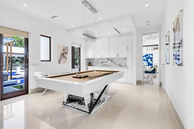 $45,000 | 3009 Pine Tree Drive, Miami Beach, FL 33140