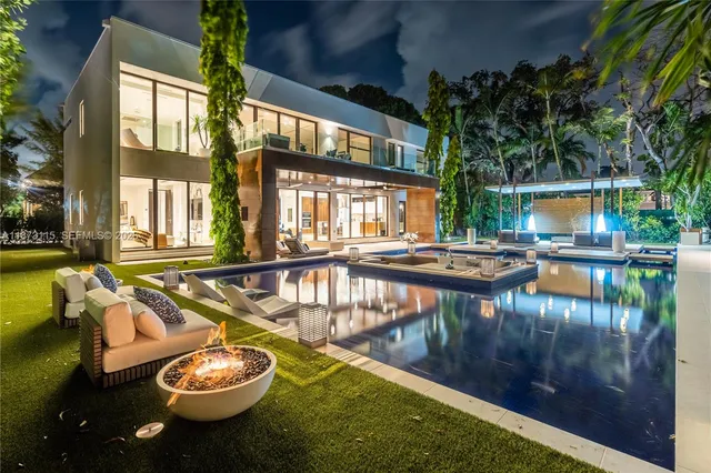 $45,000 | 3009 Pine Tree Drive, Miami Beach, FL 33140