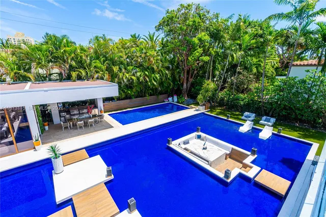 $45,000 | 3009 Pine Tree Drive, Miami Beach, FL 33140