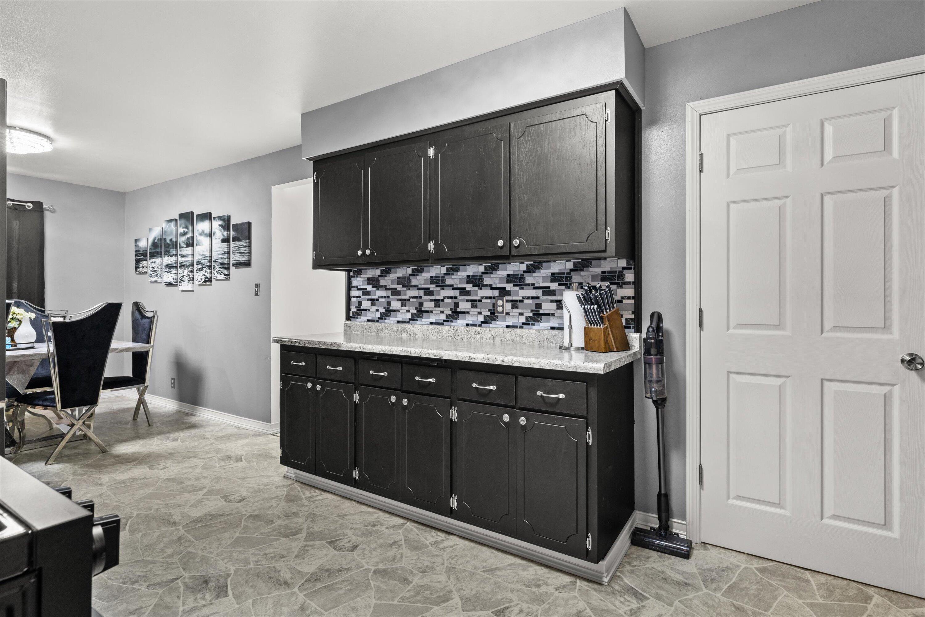 2902 23rd Street Kenosha, WI 53140 - Photo 8 of 45 10-IMG_8907